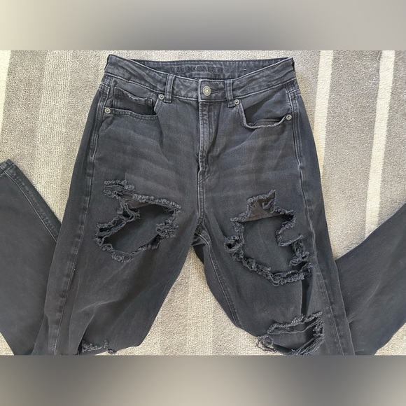 Distressed American Eagle Mom Jean Sz. 6-reg - Picture 2 of 11